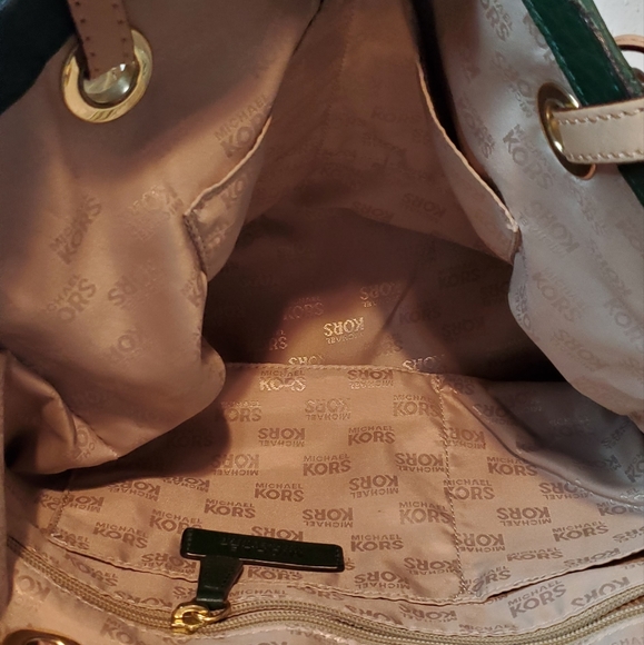 Beautiful Emerald Michael Kors - Picture 11 of 12